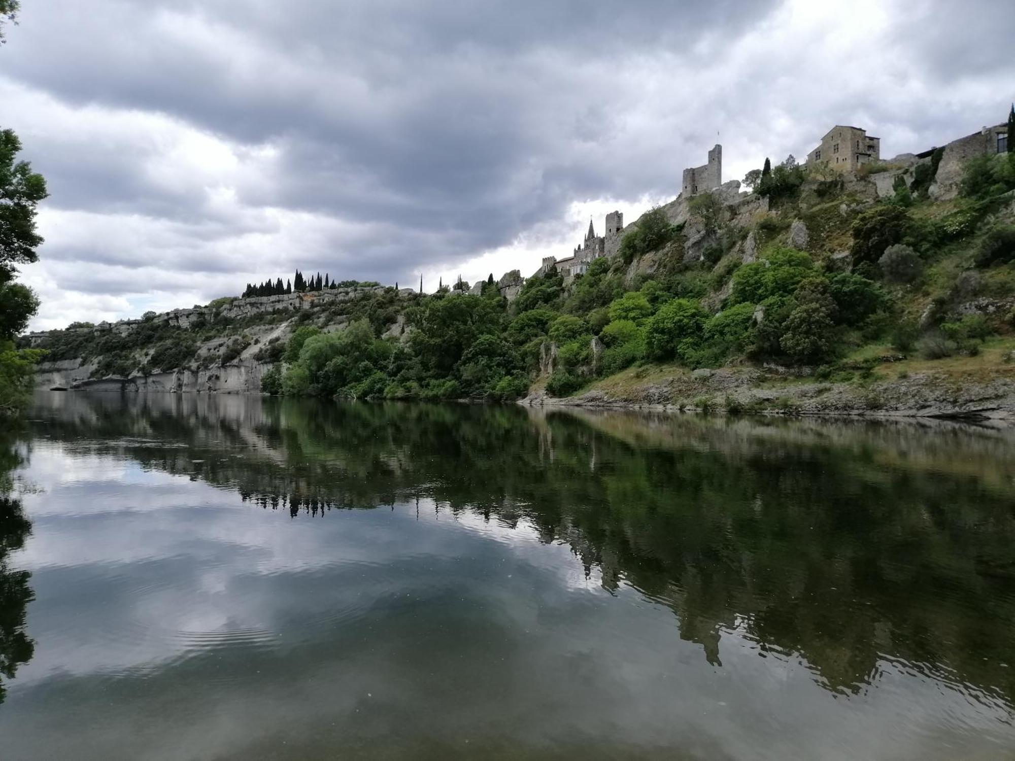 Superbe Appartement Dans Residence Avec Piscine Saint-Martin-dʼArdèche Exteriér fotografie
